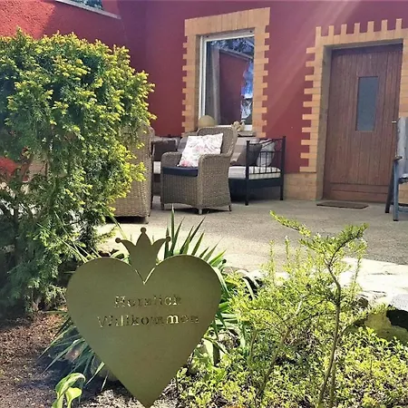 In Caputh Mit Grill, Garten Und Terrasse